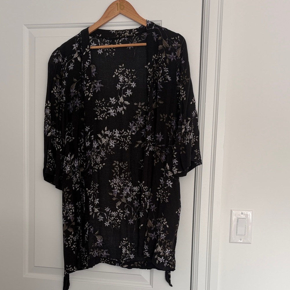 Dynamite Black Floral Kimono